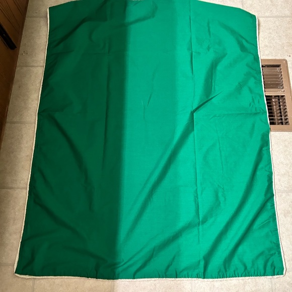 VTG Cotton Green and white square table cloth or cover. No stains or tears. - Picture 5 of 8